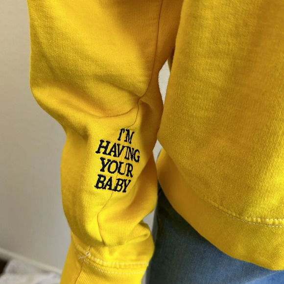 Harry Styles Tour Merch Yellow Kiwi Im Having Your Baby Sweatshirt - Picture 5 of 9